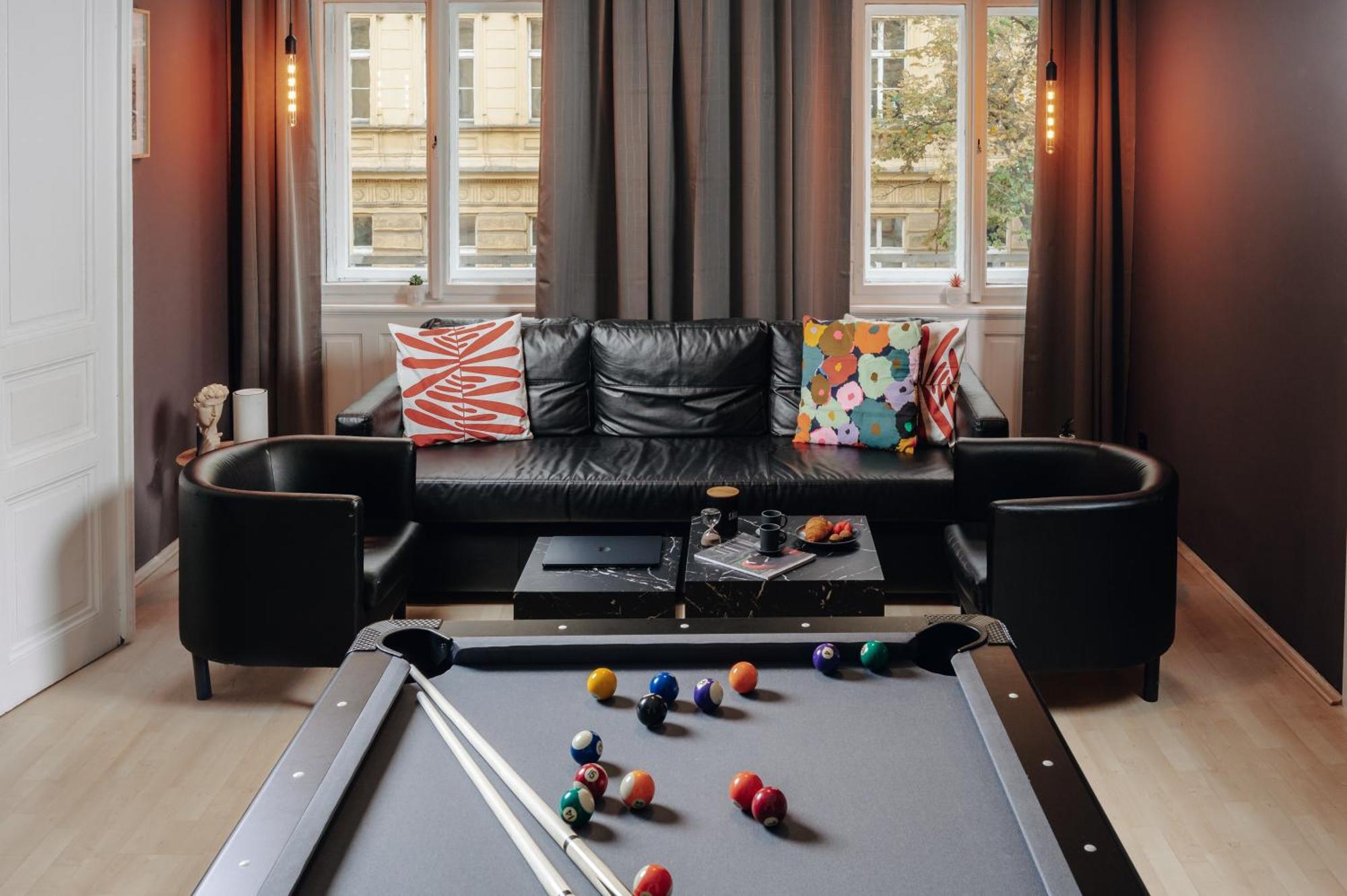 Cinema Billiard & Foosball - Centre Apartament *