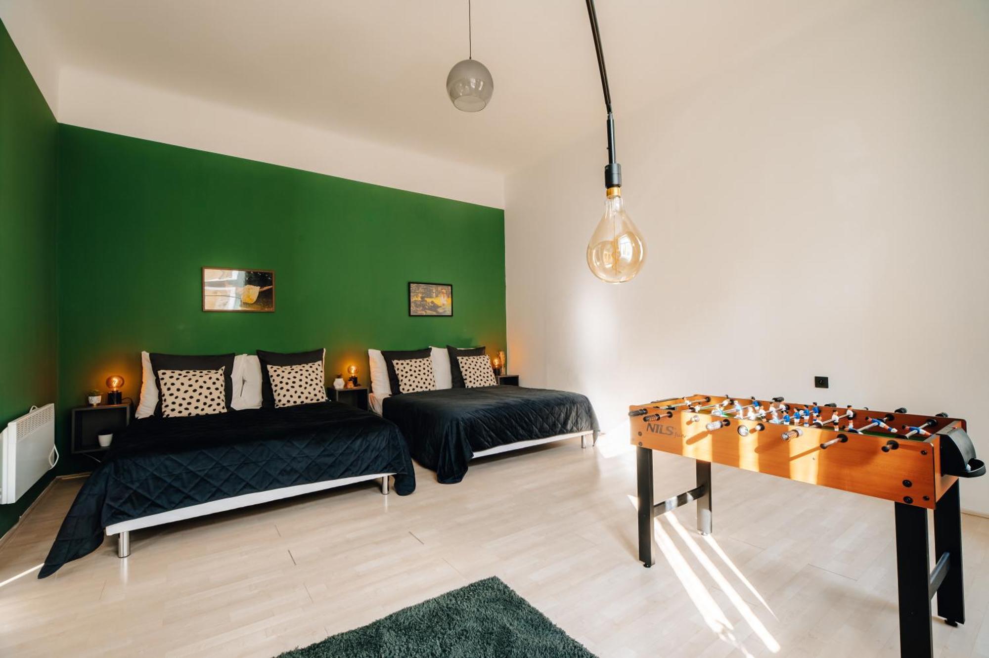 Cinema Billiard & Foosball - Centre Apartament Praga